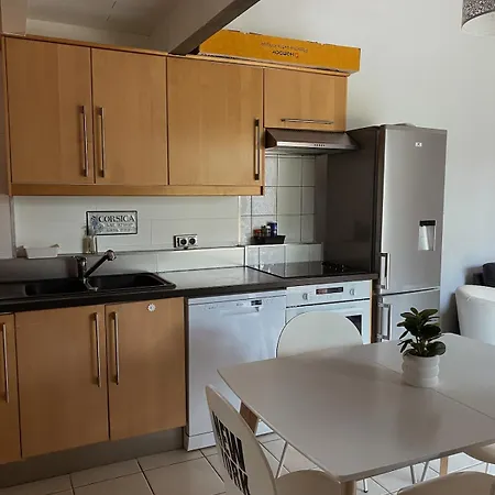 Holiday home Maison 5 Personnes Bord De Avec Jardin Amenage Zonza